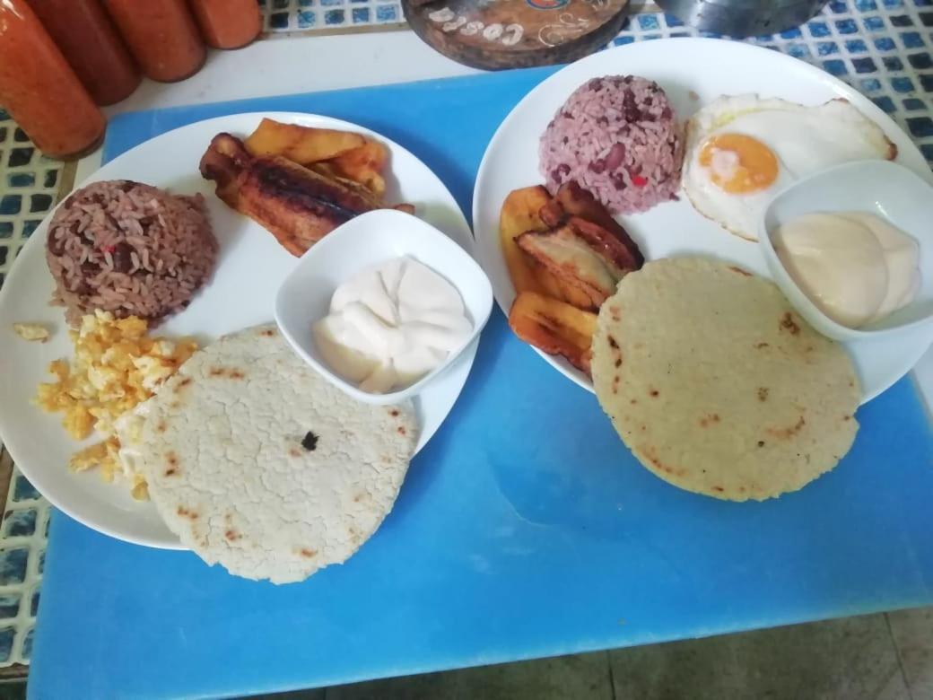Donde Familia Manito Bed & Breakfast Paquera Luaran gambar